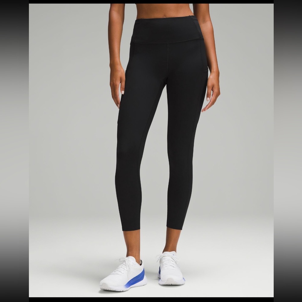 Lululemon Fast and Free Tight 25” Pockets Size 8 Black